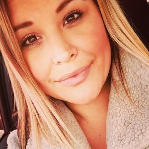 Meet your Posher, Chanel